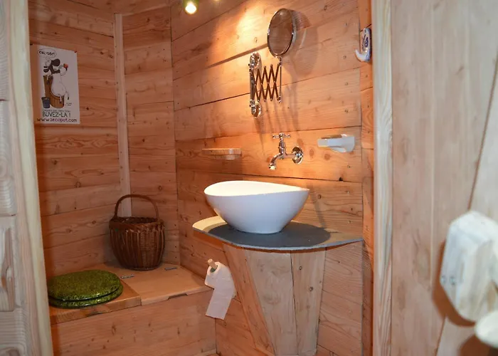 Les Ecuries De La Sabatarie بيت ضيافة