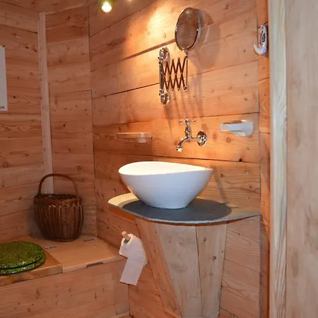 Les Ecuries De La Sabatarie Guest house